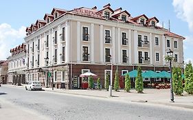 莱卡利兹卡缅涅茨 - 波多利斯基酒店 Exterior photo